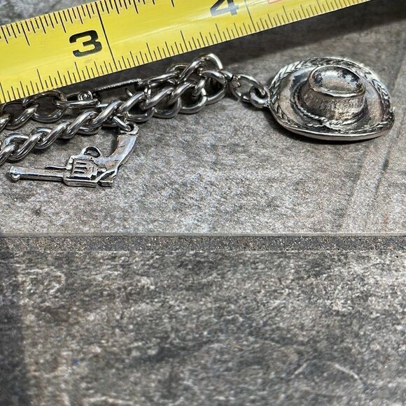 Vintage silver tone Lake Tahoe charm bracelet - Picture 10 of 11